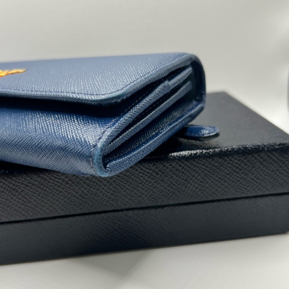 EUC π¦ PRADA Large Navy Blue Saffiano Leather Wallet ID Card Case Gold Chain Box - Picture 6 of 16